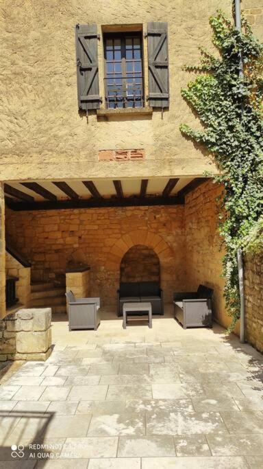 Demeure Du Xiiie-Xive S. Dans La Cite Medievale. Gourdon Extérieur photo