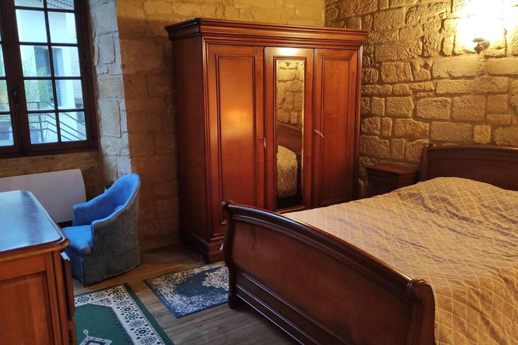 Demeure Du Xiiie-Xive S. Dans La Cite Medievale. Gourdon Extérieur photo